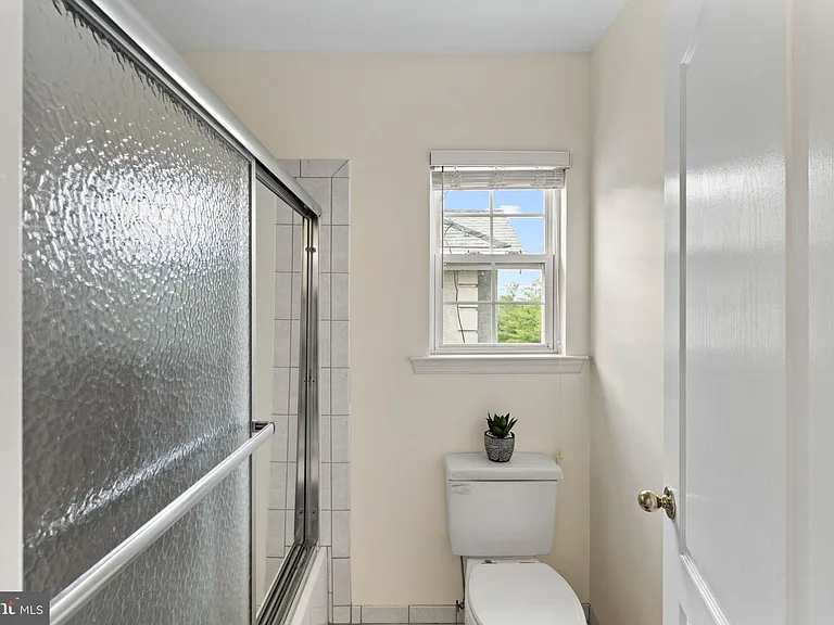 13100 Bustleton Ave — Photo 29