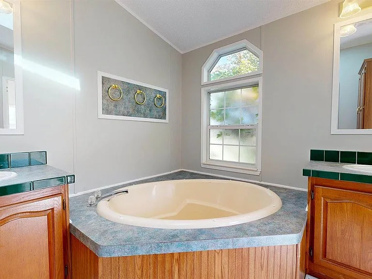 6498 Central Ave — Photo 7