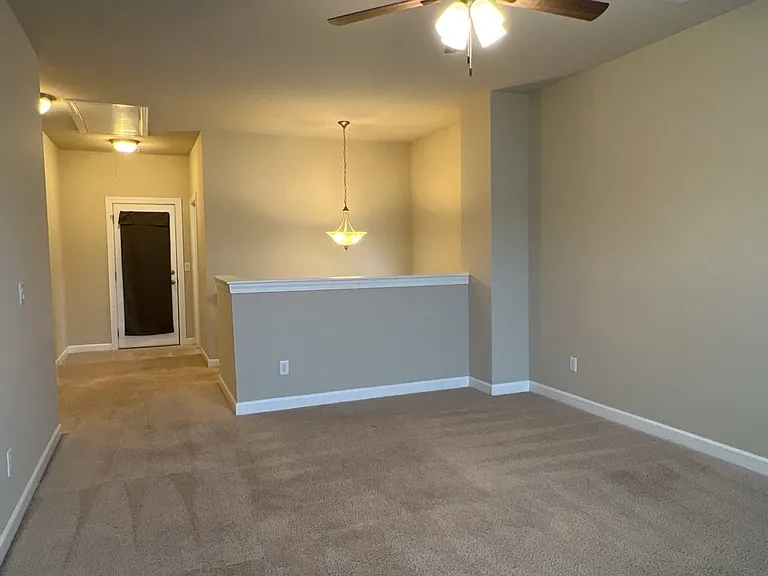 579 Crossland Dr — Photo 8