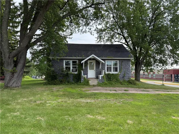415 N 5th Avenue, Gilman, WI 54433