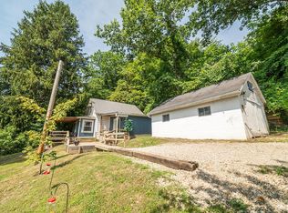 8 Spring St, Glouster, OH 45732