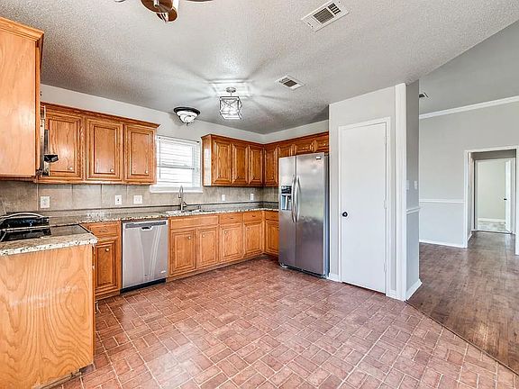 5th image of 942 Jacobs Crossing Ct