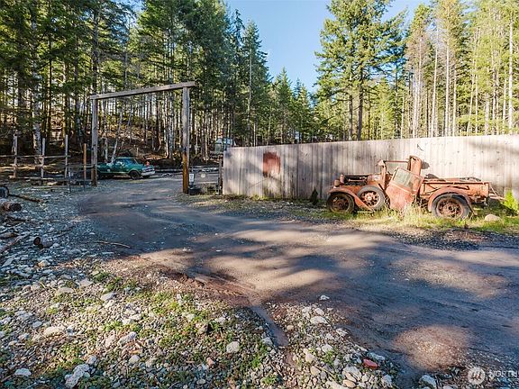 2nd image of 8985 SW Lake Flora Road