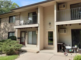 1705 S Coachlight Dr UNIT A, New Berlin, WI 53151