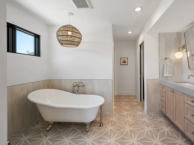 528 S Gaylord St — Photo 37