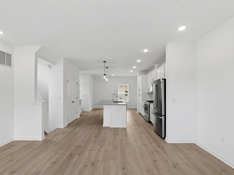 55 Silverbell Ave — Photo 7