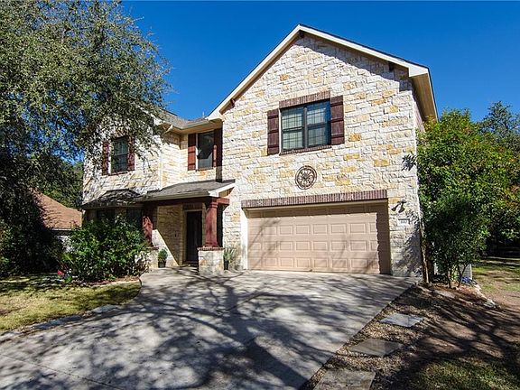 3rd image of 610 Post Oak Cir