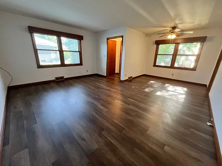 1411 S Willow Ave — Photo 3