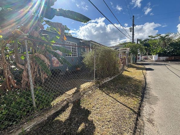 Barrio Sandin A 14 Vega, Catano, PR 00963
