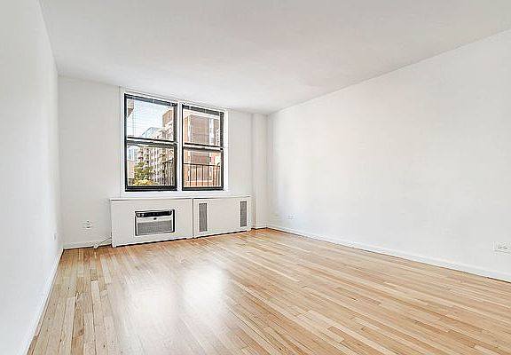 5th image of 530 2nd Ave APT 7E