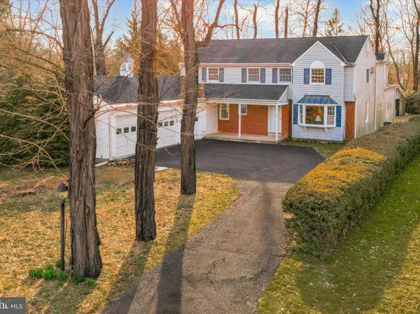 20 Horseshoe Ln, Hatboro, PA 19040