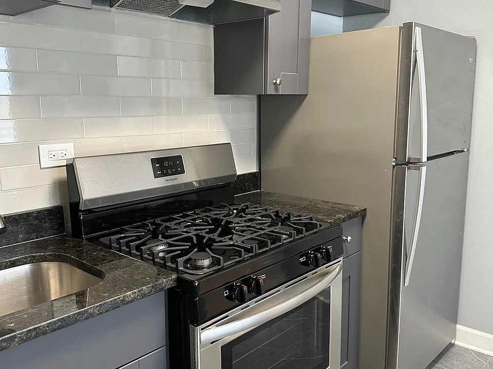 4027-4027 W Melrose St