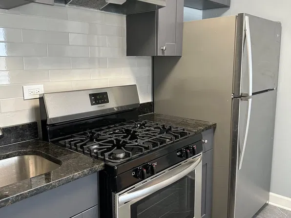 4025-33 W Melrose St #4025-33, Chicago, IL 60641