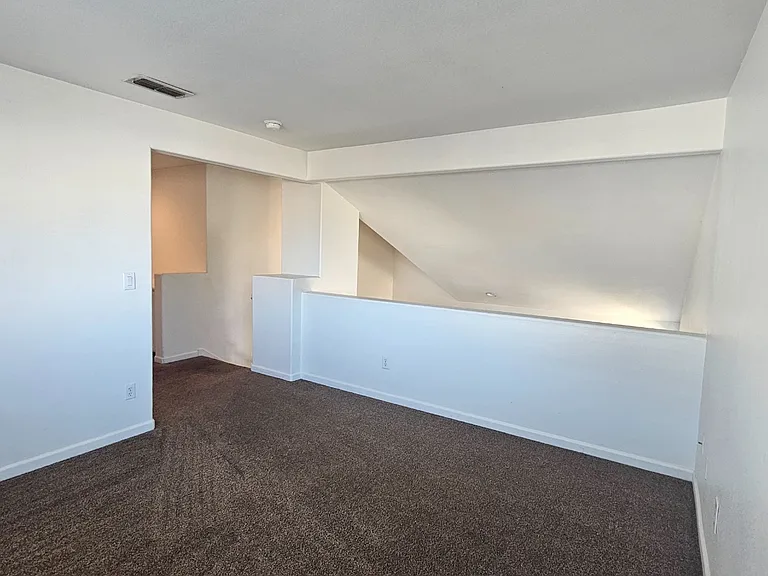 1594 Lankershire Dr — Photo 10