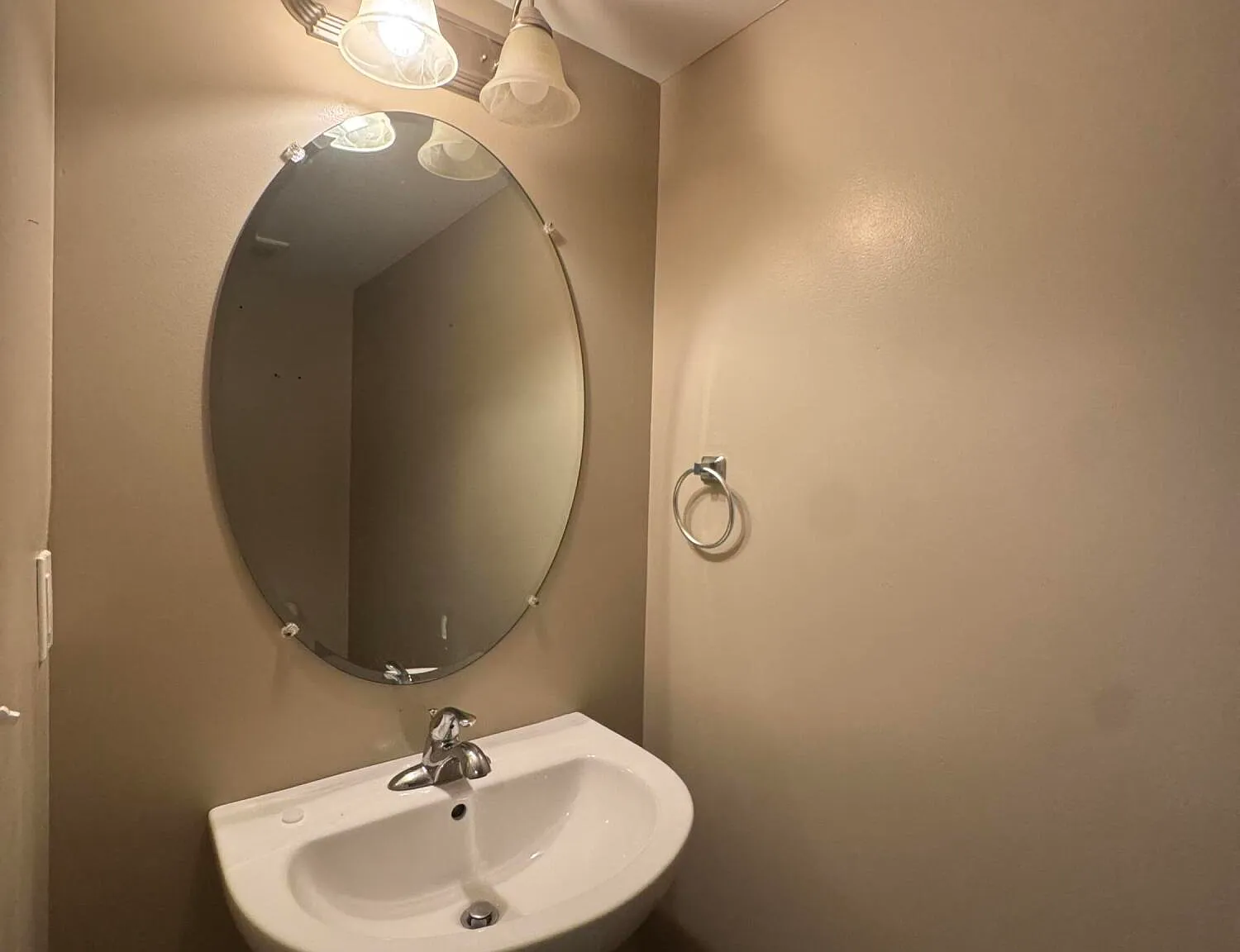 4 bed, 3.5 bath, 3076 sqft, $2,495 — Photo 3