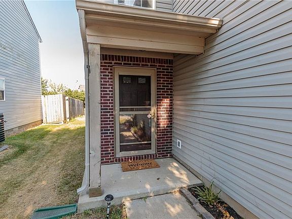 3rd image of 7134 Wellwood Dr