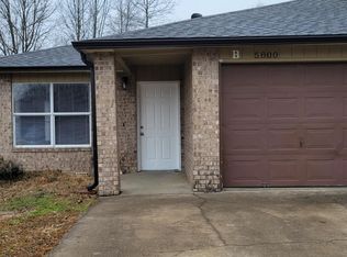 5800 Sara St, Fayetteville, AR 72704