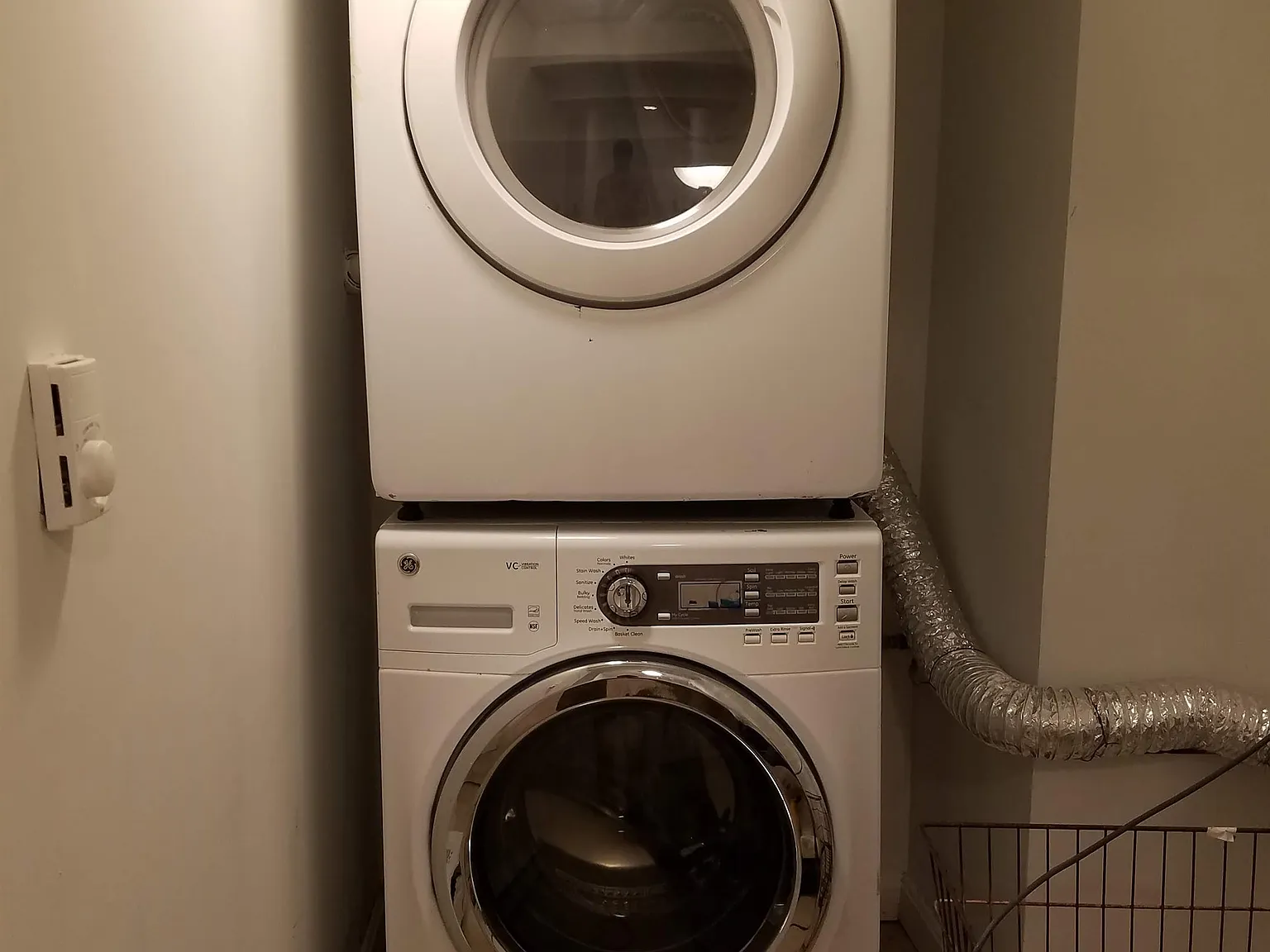 14 Hillside Street - Room 8 — Photo 2