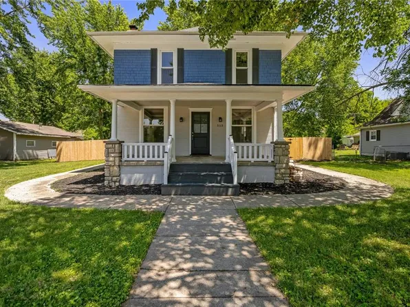 513 S Hudson St, Buckner, MO 64016