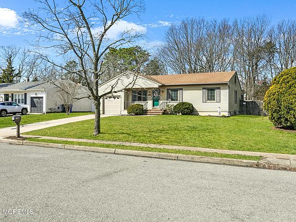 3rd image of 104 Alissa Drive