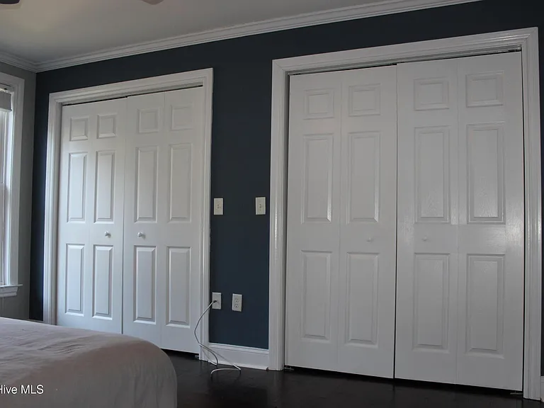 254 E Delaware Ave — Photo 9