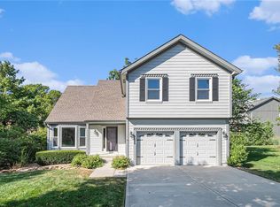 5608 W 157th St, Overland Park, KS 66223