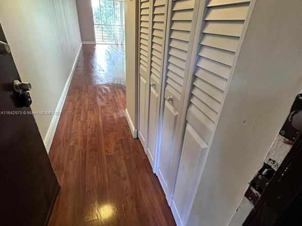 3390 Foxcroft Rd #C212, Hollywood, FL 33025