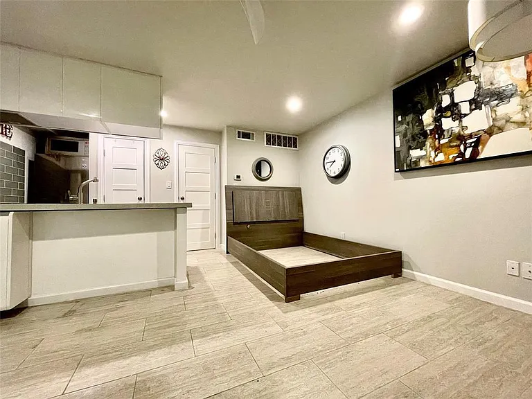3110 Red River St #D-107 — Photo 4
