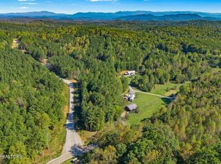 1979 Ballplay Rd, Madisonville, TN 37354