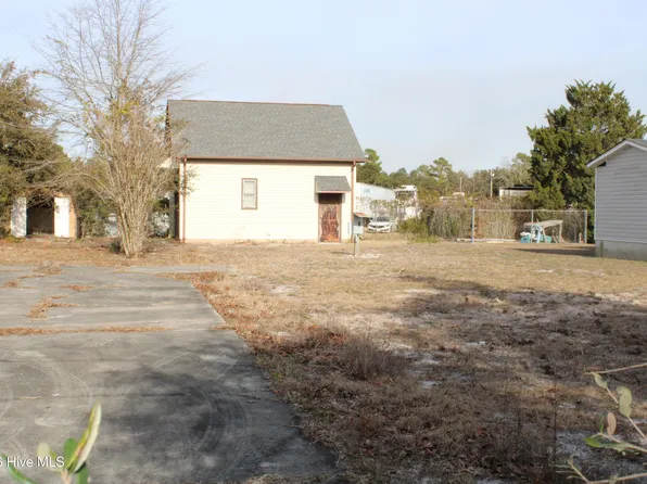 4836 Coastal Drive SE, Southport, NC 28461