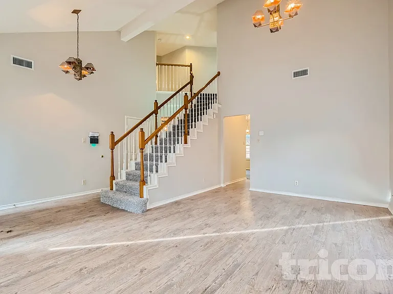 1215 Farnsworth Dr — Photo 19