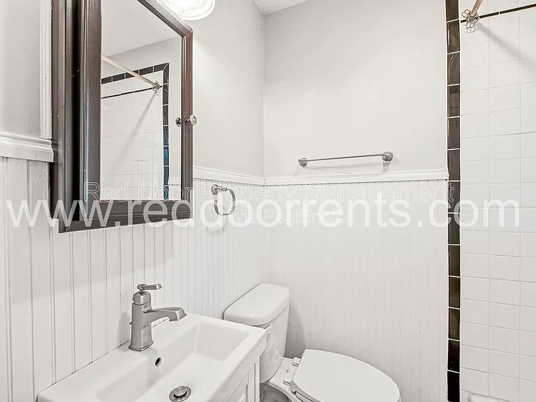 4704 N College Ave — Photo 15