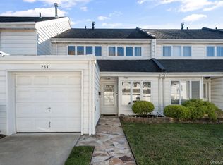 234 Dover Grn, Staten Island, NY 10312