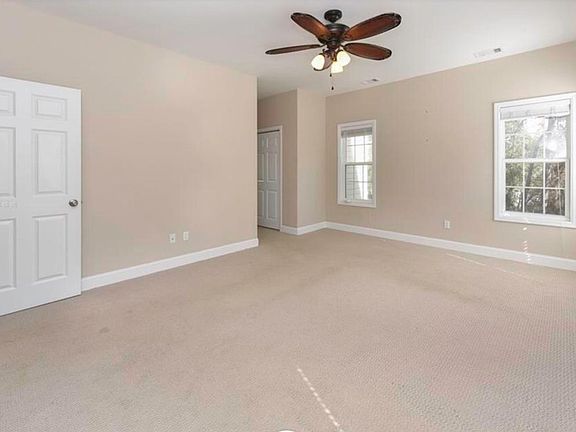 5th image of 29 Peregrine Dr