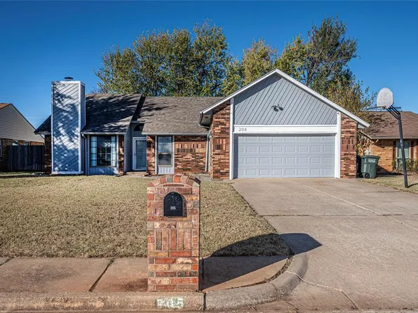 305 Bluegrass Ln, Edmond, OK 73003