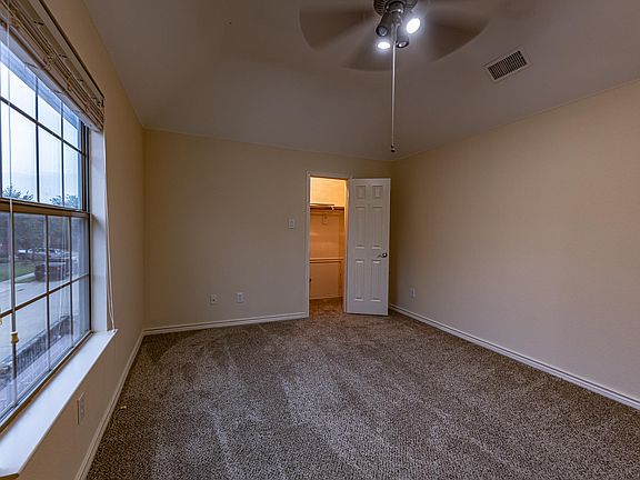 4th image of 364 Parkvillage Ave