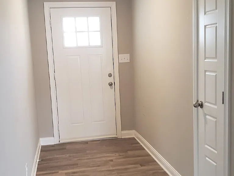 1944 Sydney Louise Dr — Photo 2