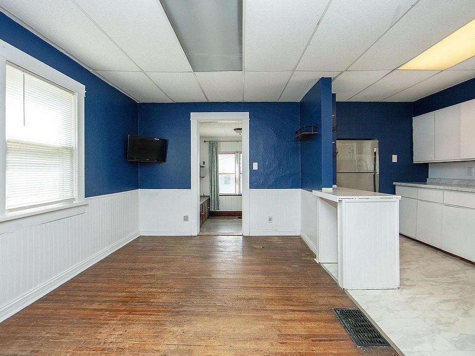 7th image of 103 Summit Ave