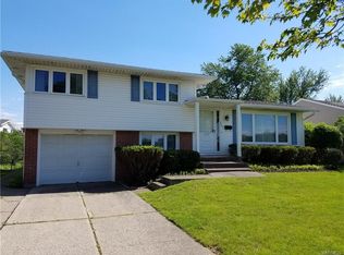 207 Millwood Dr, Tonawanda, NY 14150