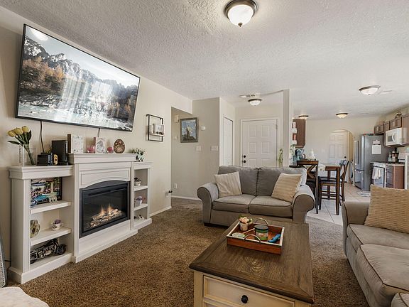 4th image of 2185 High Desert Cir NE