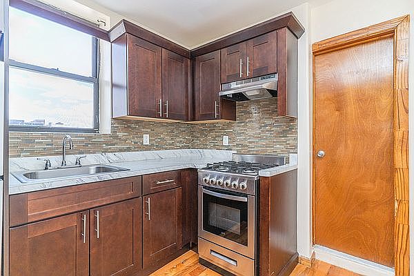 1st image of 134 Boerum St APT E4
