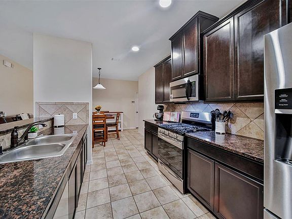 5th image of 11331 Eagle Branch Dr