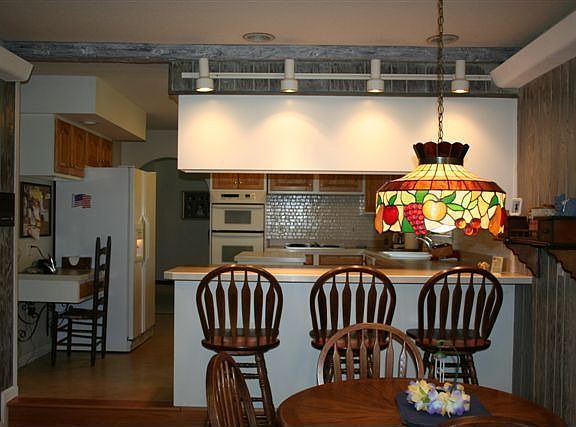 Kitchen bar
