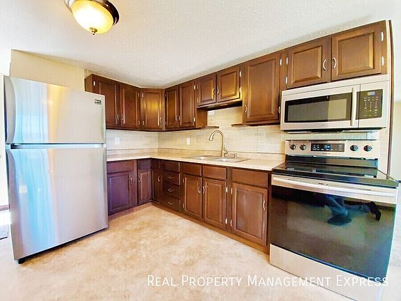 5th image of 3617 S Hawthorne Ave