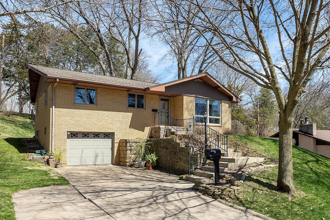 2153 Orchard Dr, Dubuque, IA 52001 Zillow