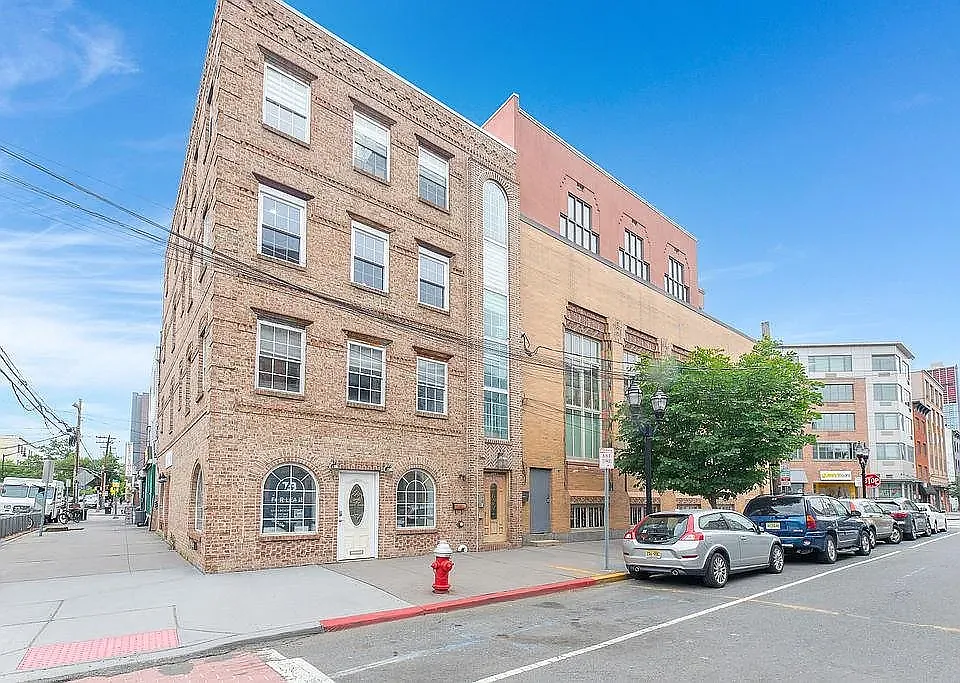 354 3rd St #3