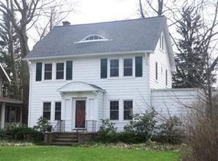 2964 Scarborough Rd, Cleveland Heights, OH 44118