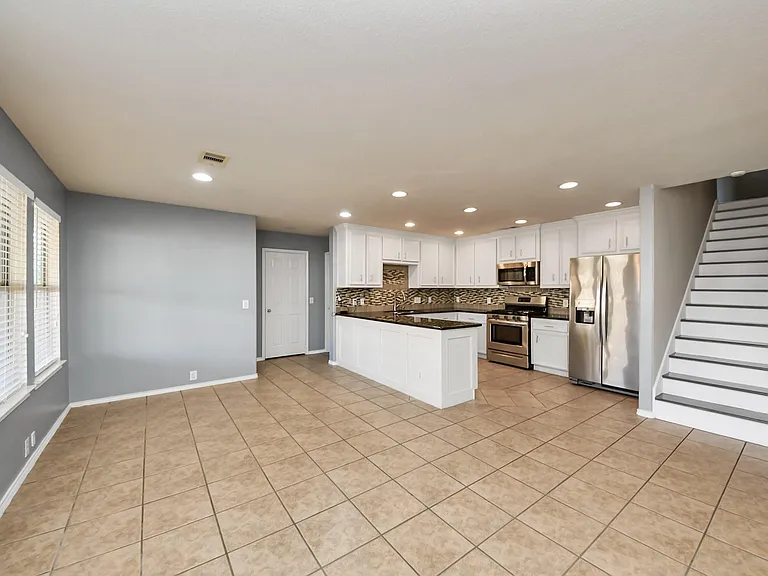2038 Eddlewood Ct — Photo 6