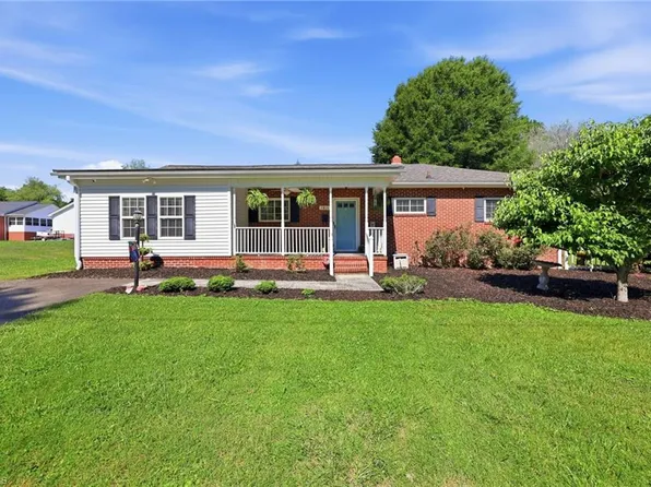 1811 Aims Ave, Mount Airy, NC 27030