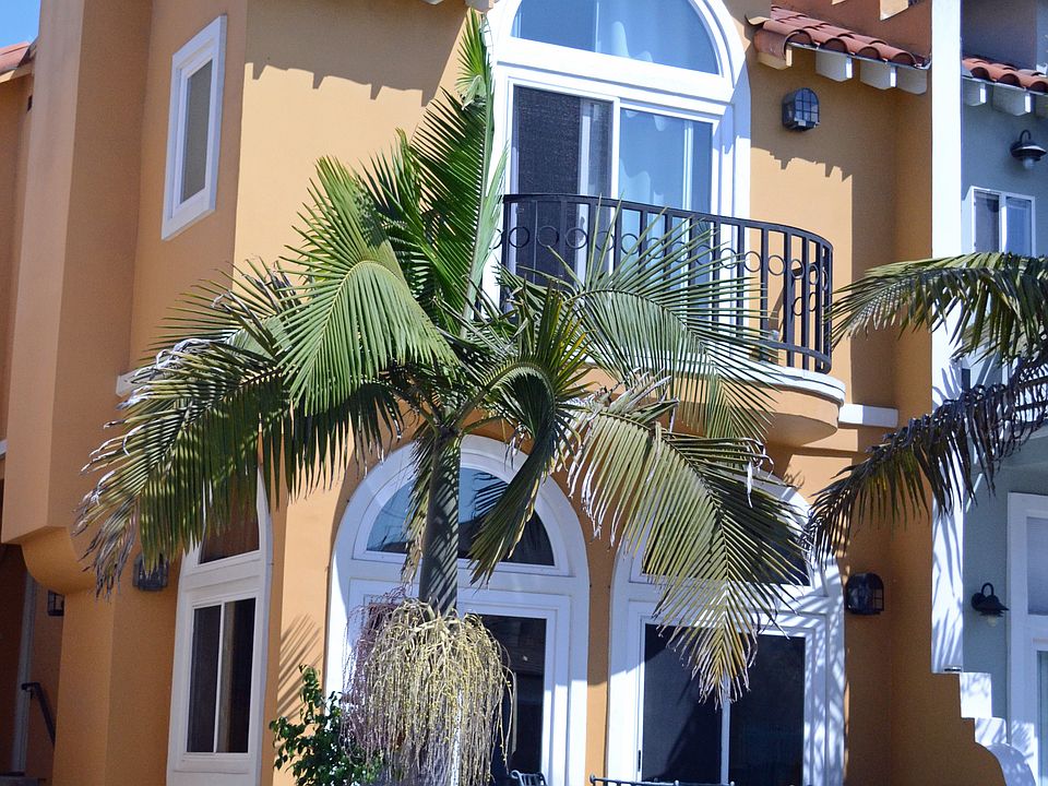 1st image of 68 Nieto Ave